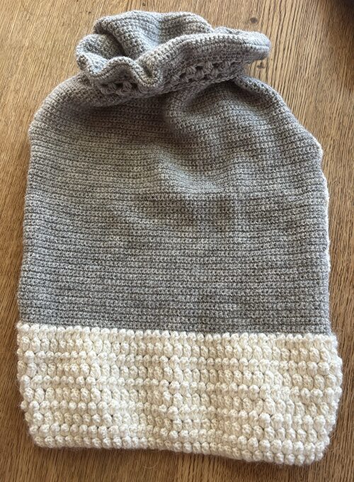 Sonomono中細で、かぎ針編みした犬用ワンピース（ターコ用）